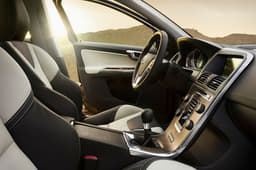 New 2013 Volvo XC60 SUV photo gallery