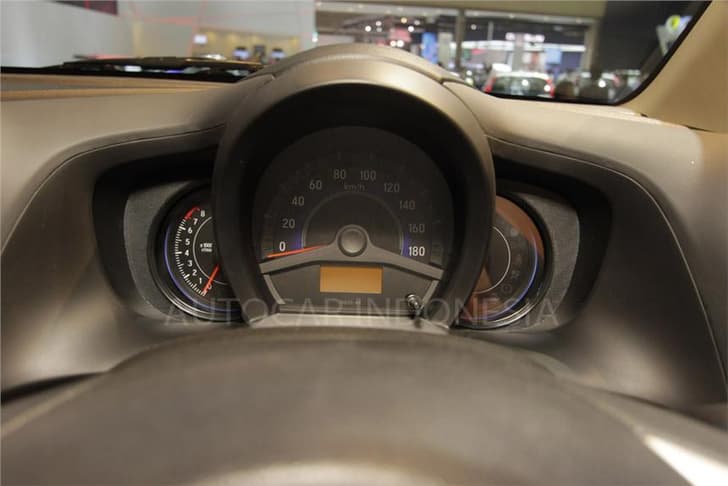 Honda Mobilio MPV photo gallery