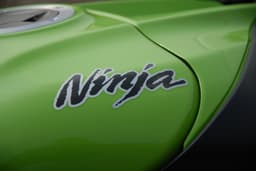 New Kawasaki Ninja ZX10R photo gallery