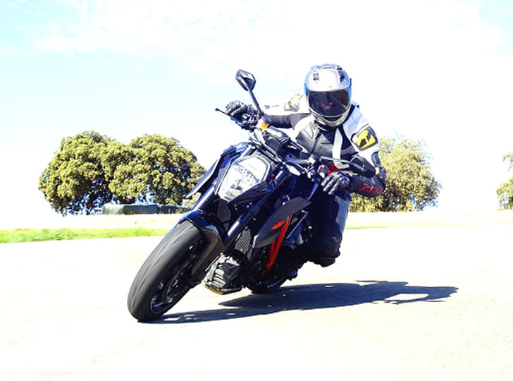 KTM 1290 Super Duke R photo gallery