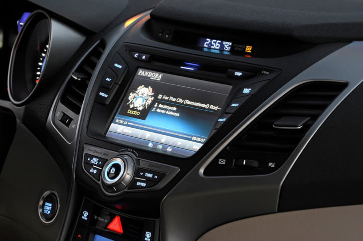 Hyundai Elantra facelift photo gallery