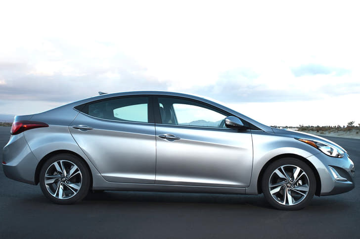 Hyundai Elantra facelift photo gallery