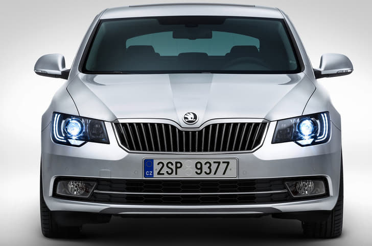 Skoda Superb facelift photo gallery
