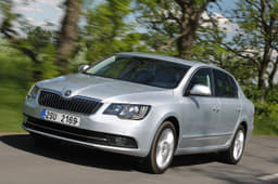 Skoda Superb facelift photo gallery