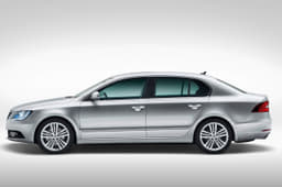 Skoda Superb facelift photo gallery