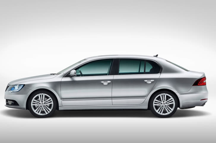 Skoda Superb facelift photo gallery