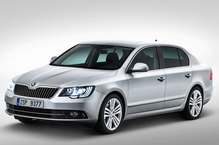 Skoda Superb facelift photo gallery
