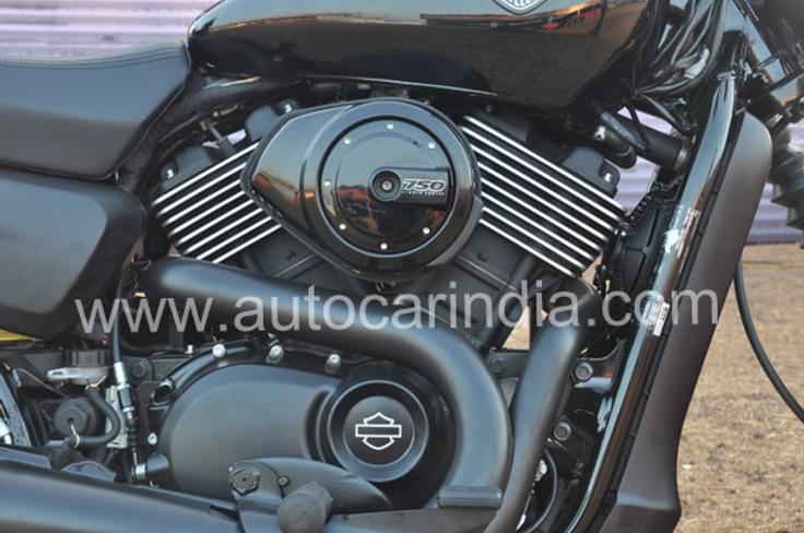 An all new 60° V-Twin, 749cc, liquid-cooled, four-stroke REVOLUTION X™ engine rumbles the Street 750 to life. An all new 60° V-Twin, 749cc, liquid-cooled, four-stroke REVOLUTION X™ engine rumbles the Street 750 to life.