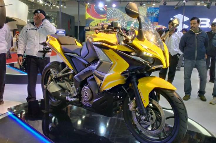 The name says 400. Withing the fairing is a 375cc, single cylinder, liquid coole, tri-spark engine derived from the KTM Duke 390. The name says 400. Withing the fairing is a 375cc, single cylinder, liquid coole, tri-spark engine derived from the KTM Duke 390.