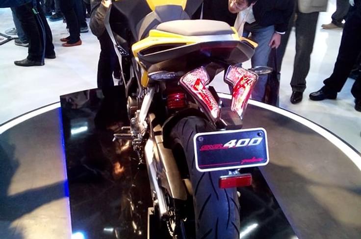 It gets telescopic forks up front and a monoshock at the rear. Front and rear disc brakes along with ABS standard It gets telescopic forks up front and a monoshock at the rear. Front and rear disc brakes along with ABS standard