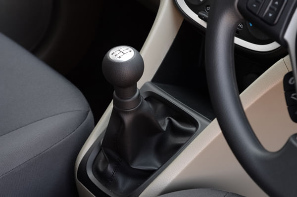 The Celerio's 5-speed manual gearbox is approx 3.5 kg lighter than the older unit. 