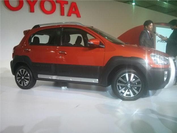 Toyota showcased the new Etios Cross at Expo.It is basically an Etios Liva hatch with additional body cladding.