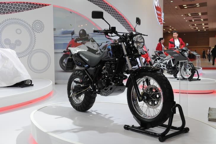 The RT125 is an interesting scrambler by Hyosung