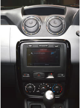 Renault Duster Adventure Edition photo gallery