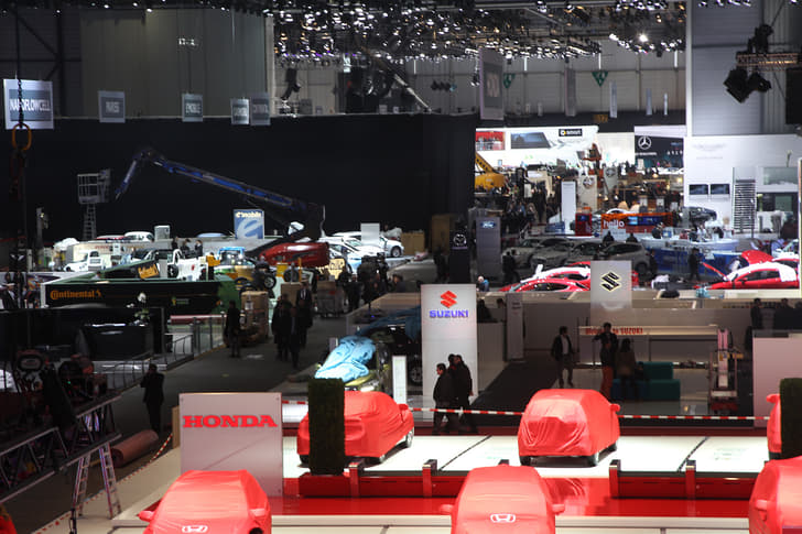 Major manufacturers rub shoulders with nich makers and their suppliers. 