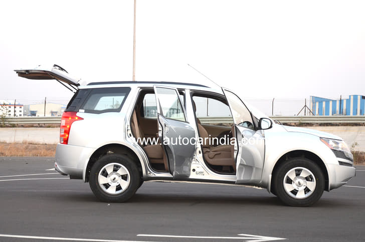 The XUV500 W4 also gets a six-way manually adjustable driver’s seat. In terms of safety, there's dual airbags, ABS with EBD and disc brakes all round.