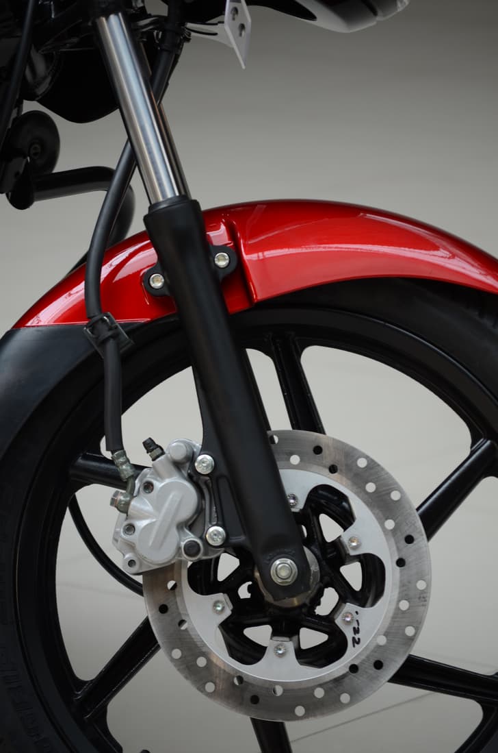 Disc brake upfront is provided for efficient braking.