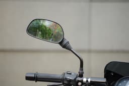  The broad rear view mirrors provide good visibility.