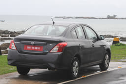 Nissan Sunny facelift photo gallery