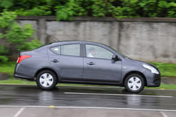 Nissan Sunny facelift photo gallery