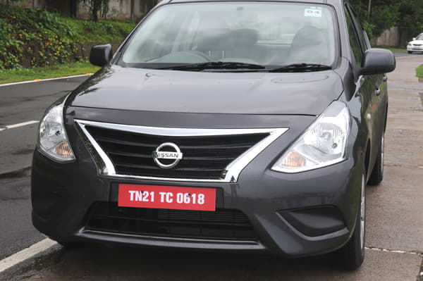 Nissan Sunny facelift photo gallery