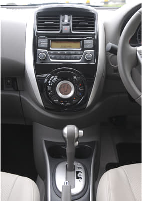 Nissan Sunny facelift photo gallery