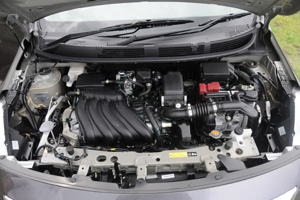 Nissan Sunny facelift photo gallery