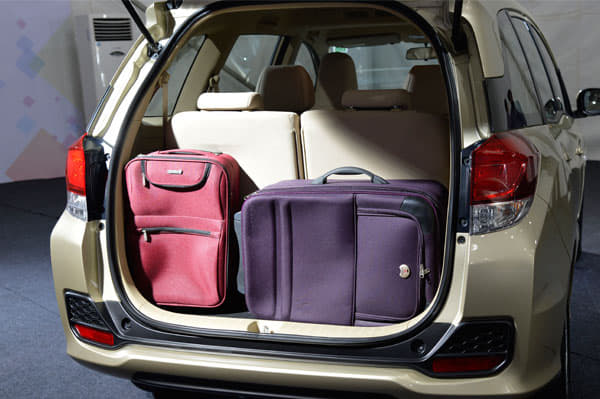 Adequete luggage space.