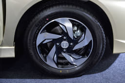 Black-and-chrome 15-inch alloy wheels on the RS.