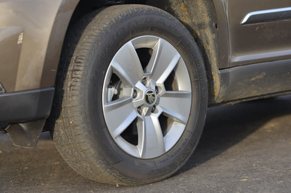 Skoda Yeti facelift India photo gallery