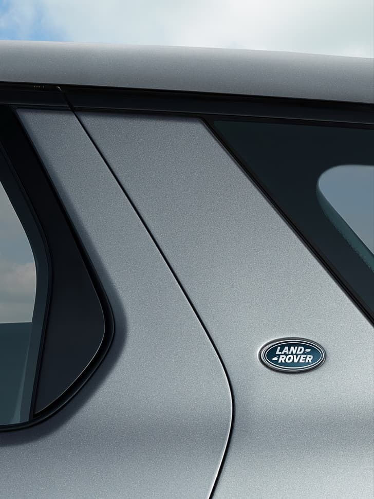 Land Rover Discovery Sport photo gallery