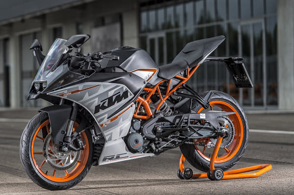 New KTM RC390 photo gallery