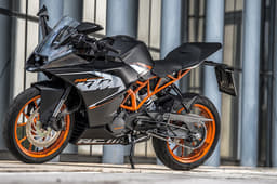 New KTM RC390 photo gallery