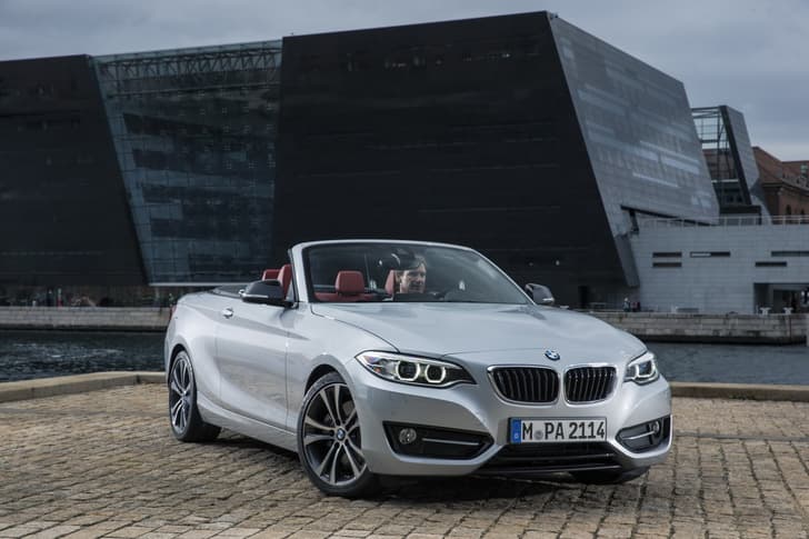 BMW 2-series convertible photo gallery