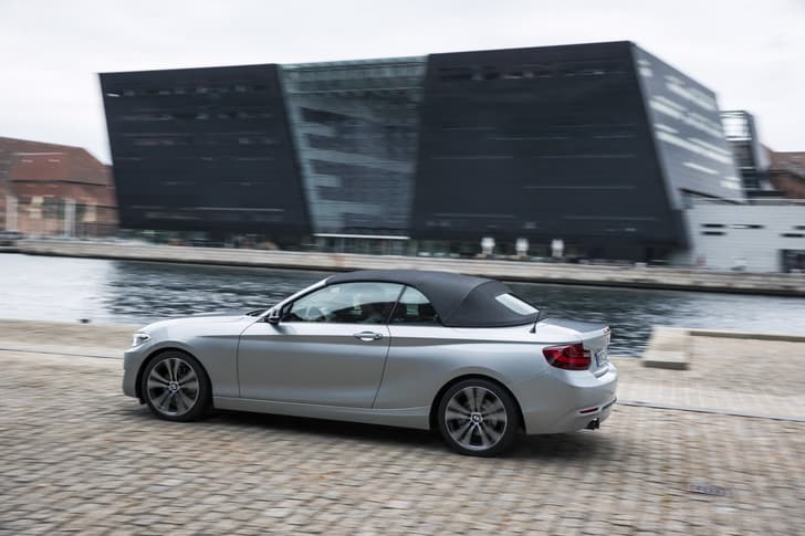 BMW 2-series convertible photo gallery