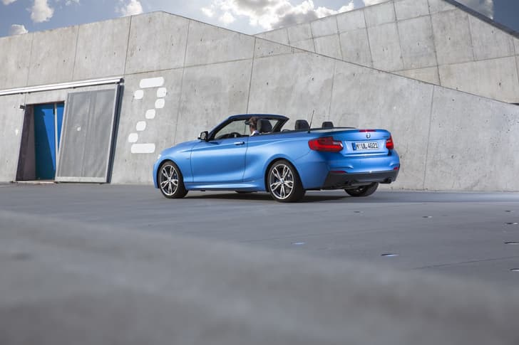 BMW 2-series convertible photo gallery