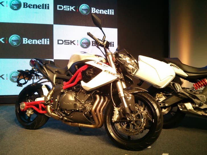 Benelli TNT 899.