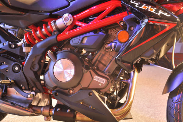 Stylish engine bay has a lot of interesting details.