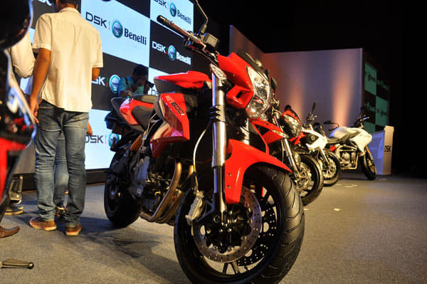 The Benelli TNT600i is powered by a 600cc, four-stroke, in-line four cylinder, liquid-cooled engine that produces 80.5bhp and 5.3kgm of torque.