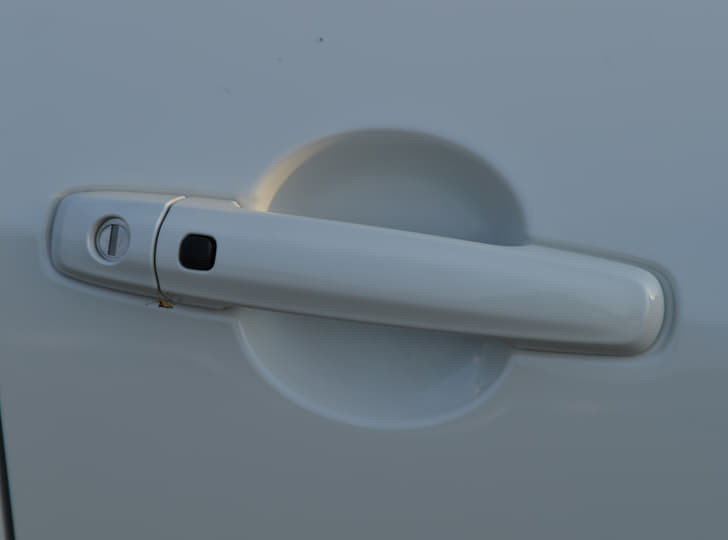 The Swift ZXi and ZDi variants get key-less go as standard.