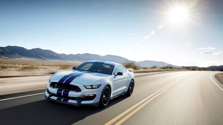 New Ford Mustang Shelby GT350 photo gallery