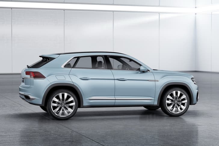 Volkswagen Cross Coupe GTE concept photo gallery