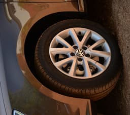 The Jetta's mid-level trim also comes with alloy wheels. 