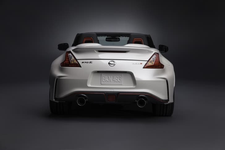 Nissan 370Z NISMO Roadster concept photo gallery