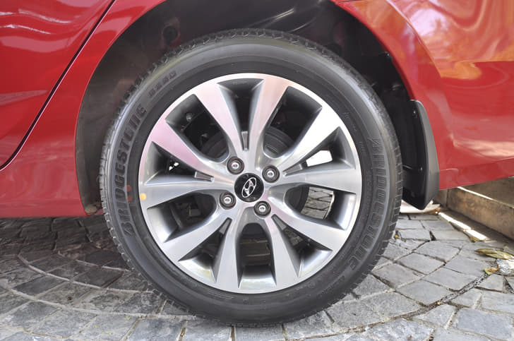 Rear disc brakes have been omitted on manual gearbox models. However, ABS is now standard across the range.