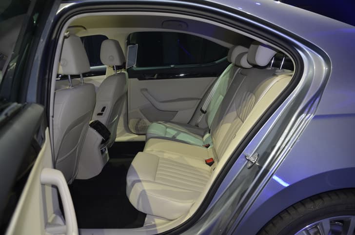 New Skoda Superb photo gallery