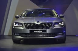 New Skoda Superb photo gallery