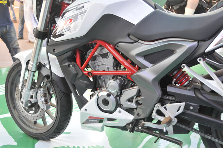 The new TNT 25 has a 249cc, single-cylinder and liquid-cooled engine, mounted on to a red trellis frame.