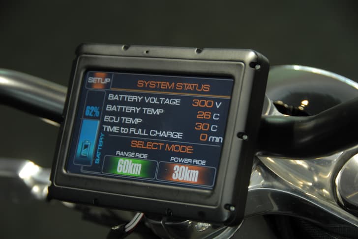 Instrumentation is via a colour T.F.T. screen, showing speed, charge status and riding modes.