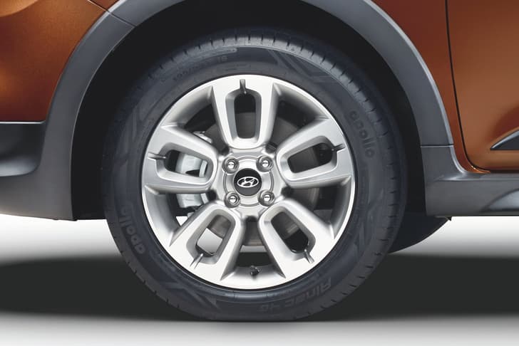 Hyundai i20 Active photo gallery